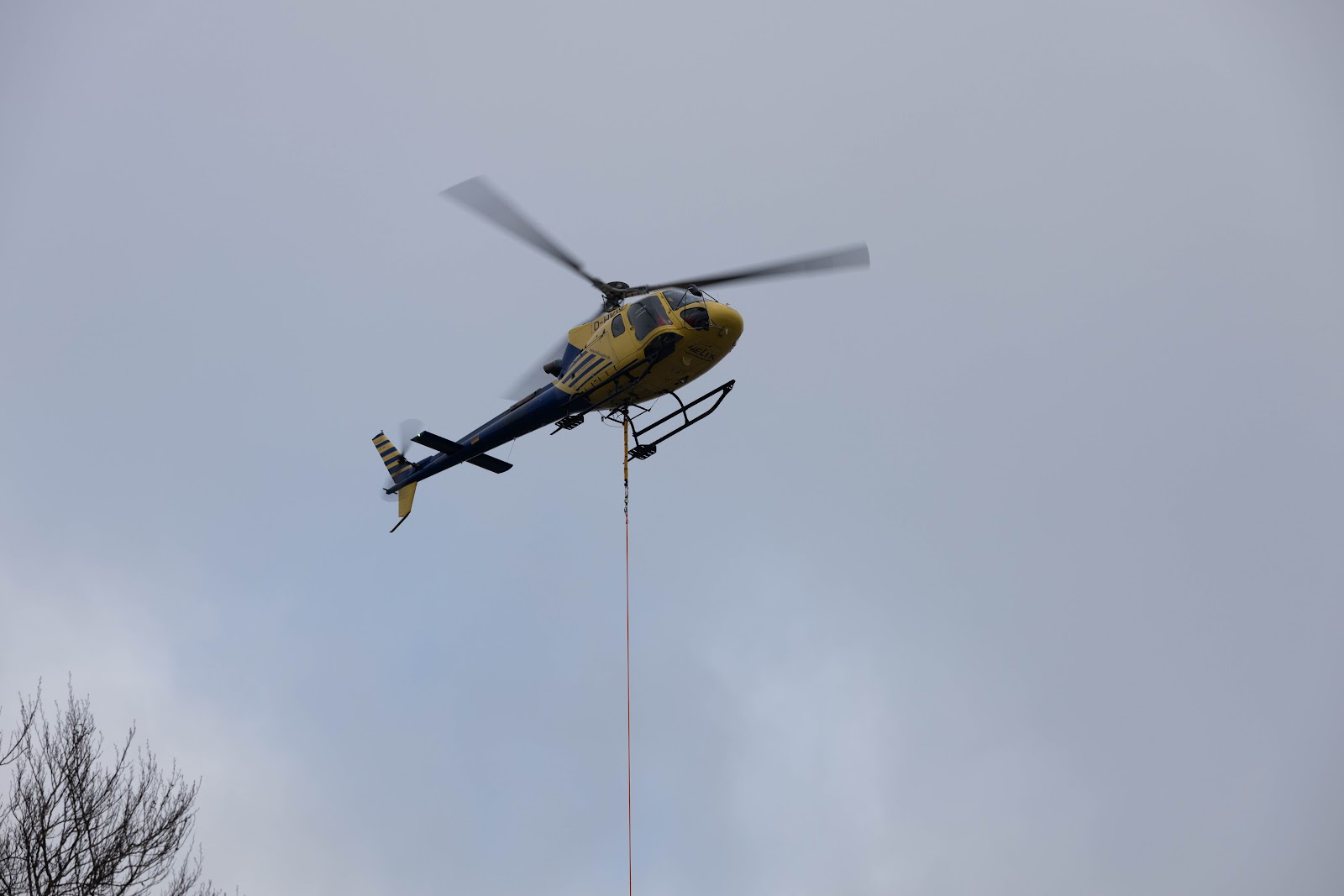 Gelber Hubschrauber