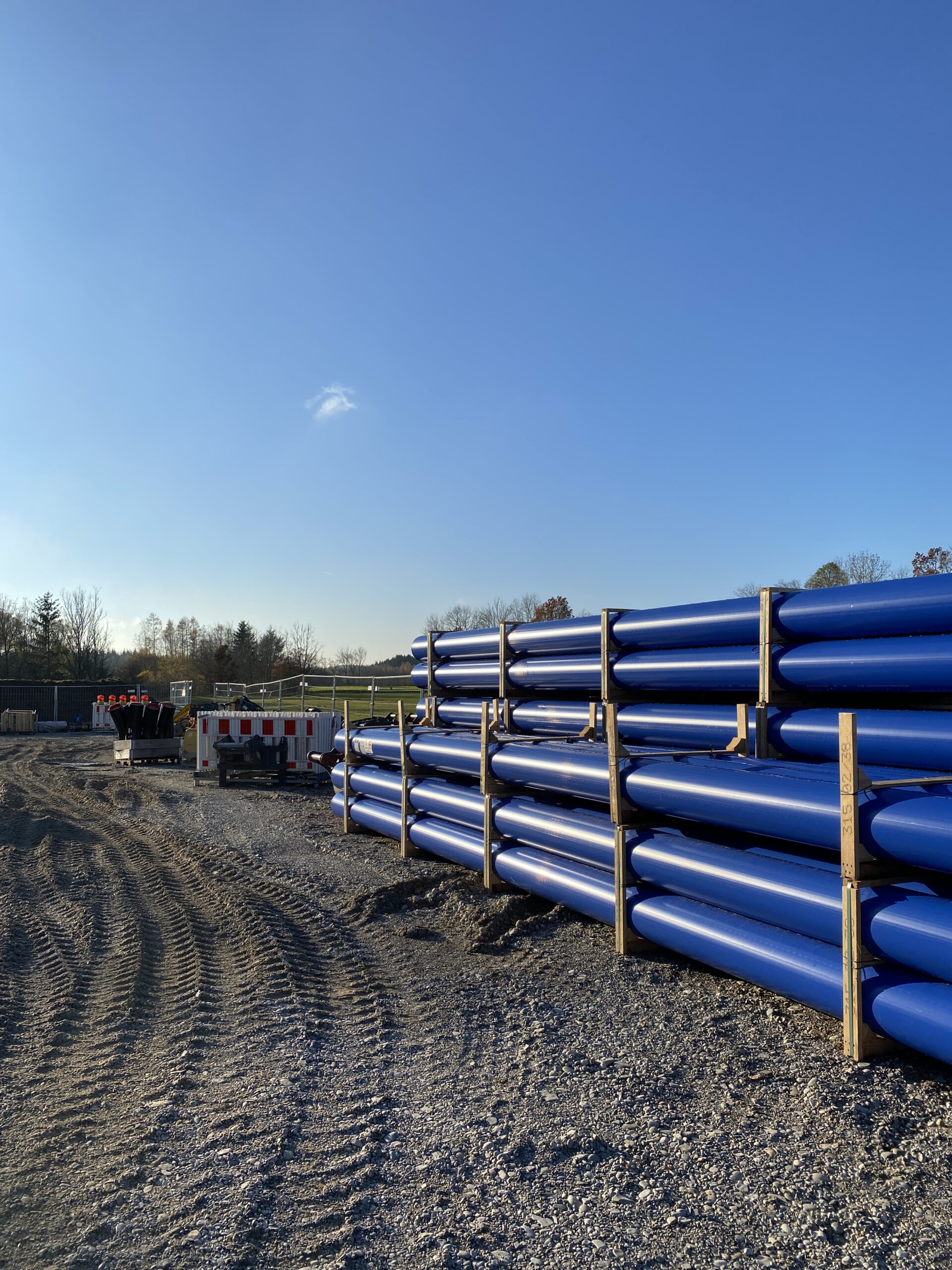Bild von Wasserrohren auf Baustelle